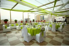 Enjoy the evening at Best Bars In Noida- Parkascent Hotel - 1