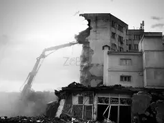 إزالة فعّالة للمباني القديمة باستخدام معدات حديثة - احجز اليوم!